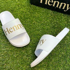 New in box Connetic Henny Slides White And  Gold Slip On Men's Sandals Size 9
